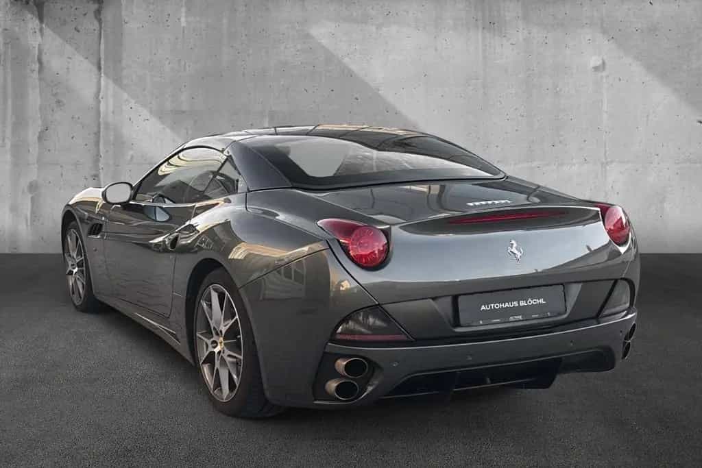 Ferrari California *Daytona*Embleme*Dt. Auto 10/2010-photo-4