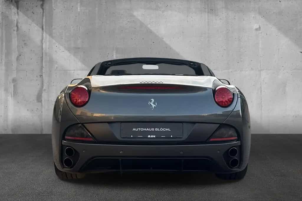 Ferrari California *Daytona*Embleme*Dt. Auto 10/2010-photo-5