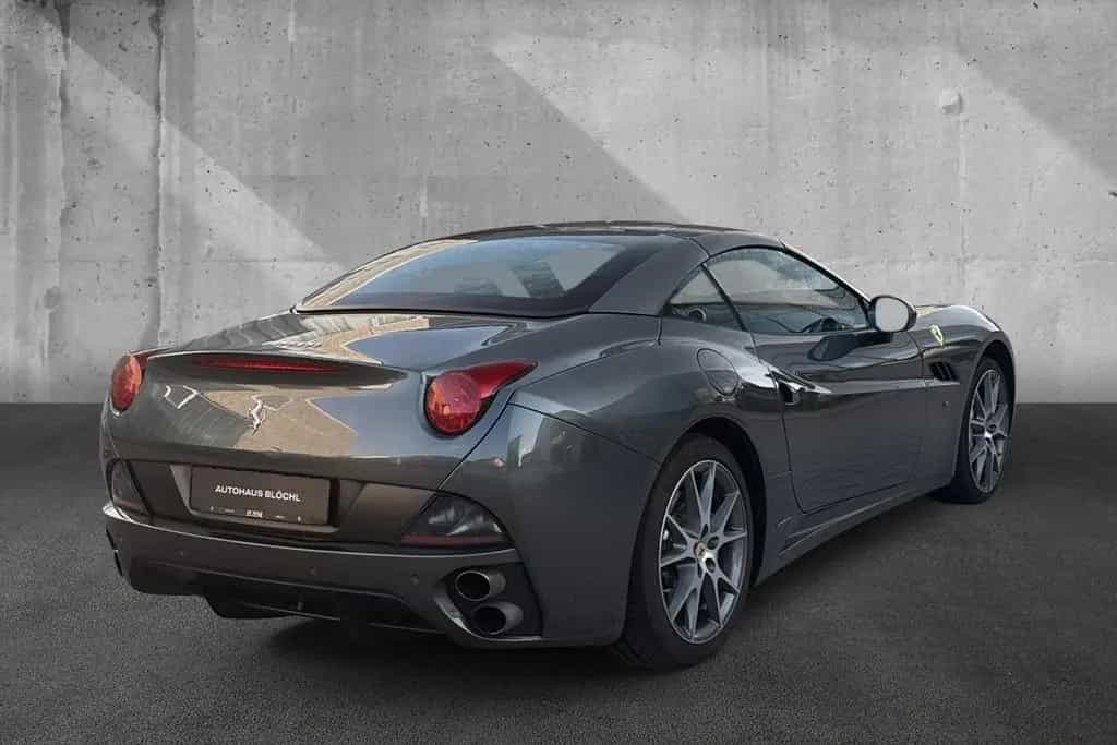 Ferrari California *Daytona*Embleme*Dt. Auto 10/2010-photo-7
