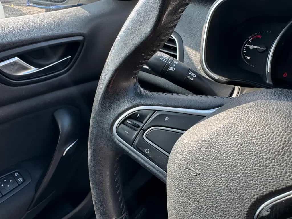 Renault Megane IV Grandtour Experience 2-Hand Scheckheft 11/2016-photo-13