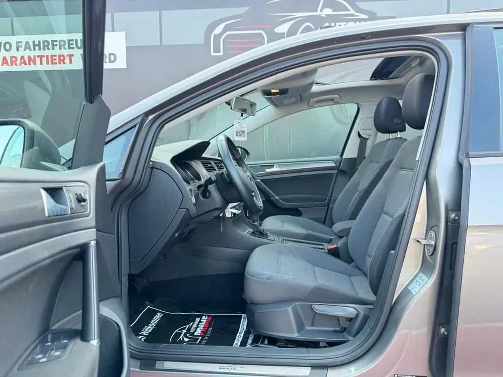 Volkswagen Golf VII Comfortline*Panorama*Scheckheft*PDC 04/2013-photo-13