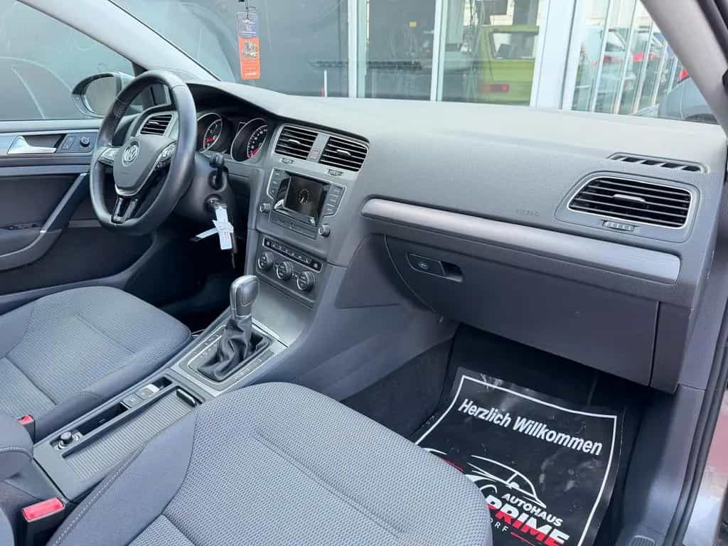 Volkswagen Golf VII Comfortline*Panorama*Scheckheft*PDC 04/2013-photo-18