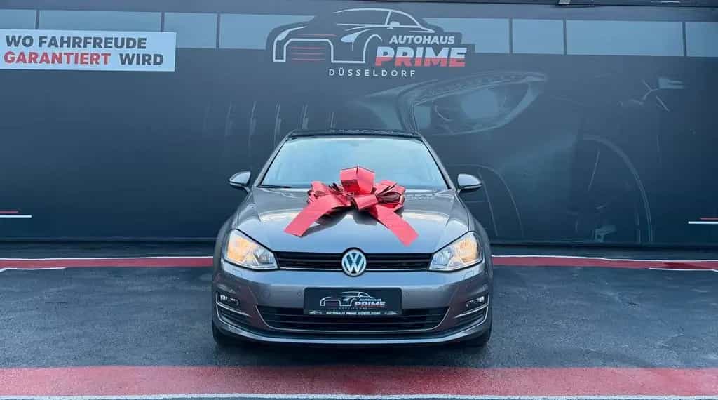 Volkswagen Golf VII Comfortline*Panorama*Scheckheft*PDC 04/2013-photo-2