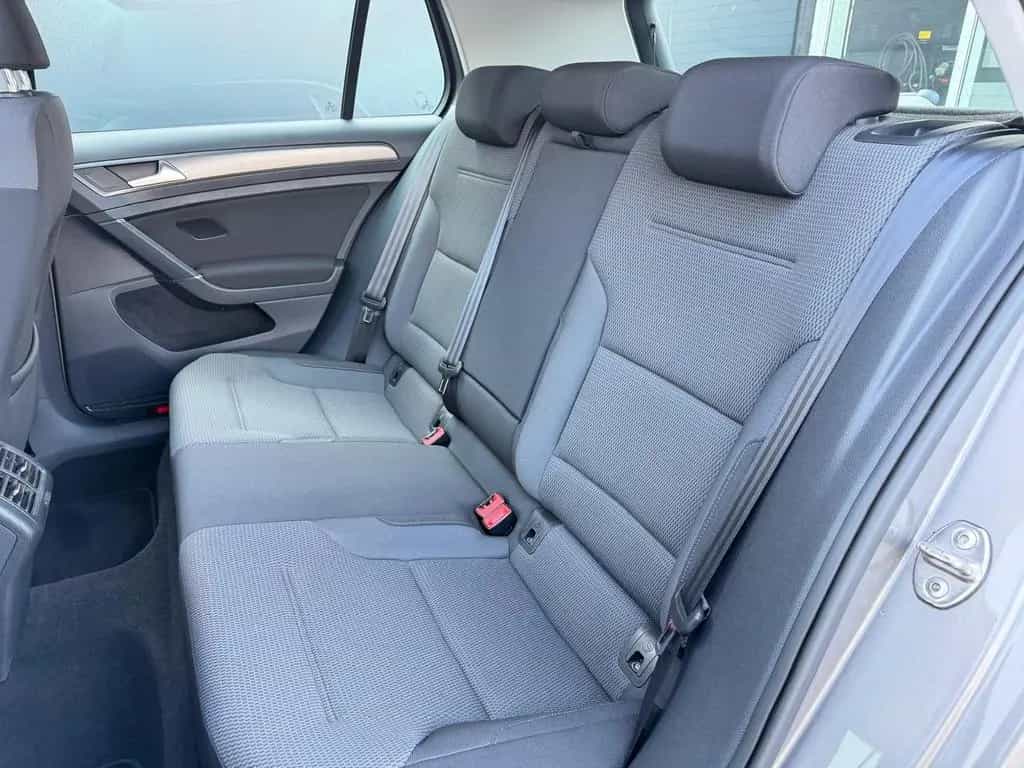 Volkswagen Golf VII Comfortline*Panorama*Scheckheft*PDC 04/2013-photo-23