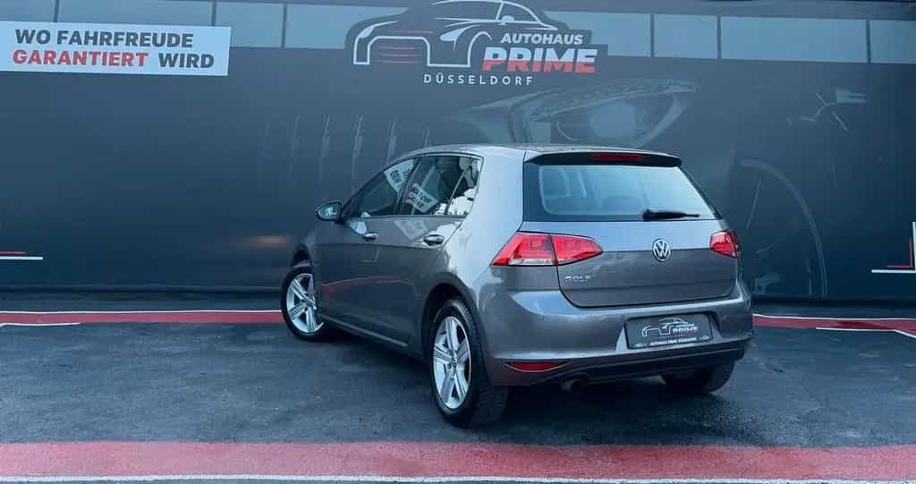 Volkswagen Golf VII Comfortline*Panorama*Scheckheft*PDC 04/2013-photo-4