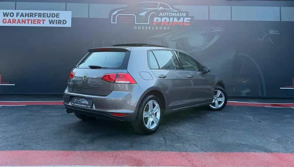 Volkswagen Golf VII Comfortline*Panorama*Scheckheft*PDC 04/2013-photo-6
