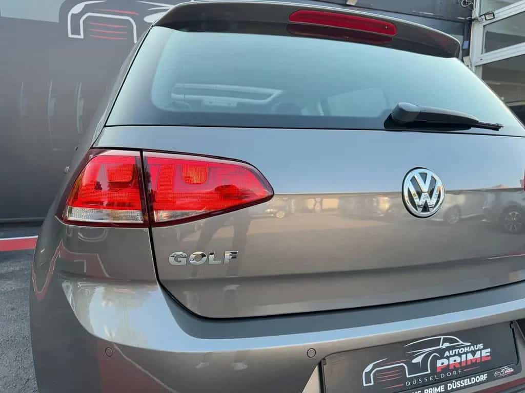 Volkswagen Golf VII Comfortline*Panorama*Scheckheft*PDC 04/2013-photo-9
