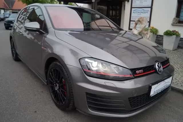 Volkswagen Golf VII GTI Performance Navi-BiXenon-PDC-Kamera 01/2016-photo-14