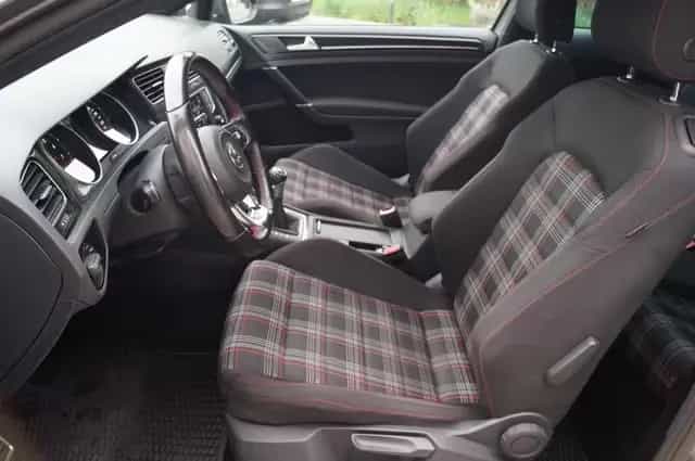 Volkswagen Golf VII GTI Performance Navi-BiXenon-PDC-Kamera 01/2016-photo-16