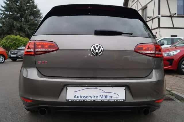 Volkswagen Golf VII GTI Performance Navi-BiXenon-PDC-Kamera 01/2016-photo-17