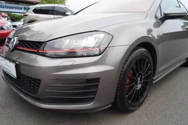 Volkswagen Golf VII GTI Performance Navi-BiXenon-PDC-Kamera 01/2016-photo-19