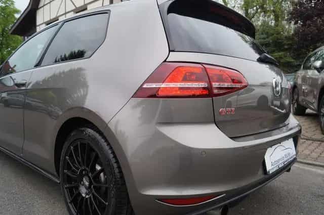 Volkswagen Golf VII GTI Performance Navi-BiXenon-PDC-Kamera 01/2016-photo-21