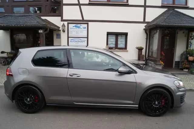 Volkswagen Golf VII GTI Performance Navi-BiXenon-PDC-Kamera 01/2016-photo-26