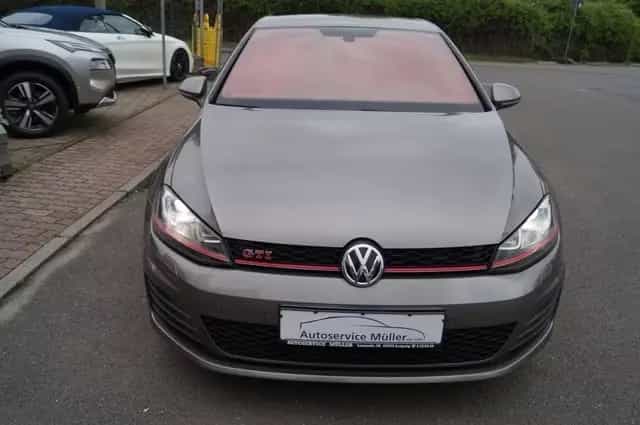 Volkswagen Golf VII GTI Performance Navi-BiXenon-PDC-Kamera 01/2016-photo-6
