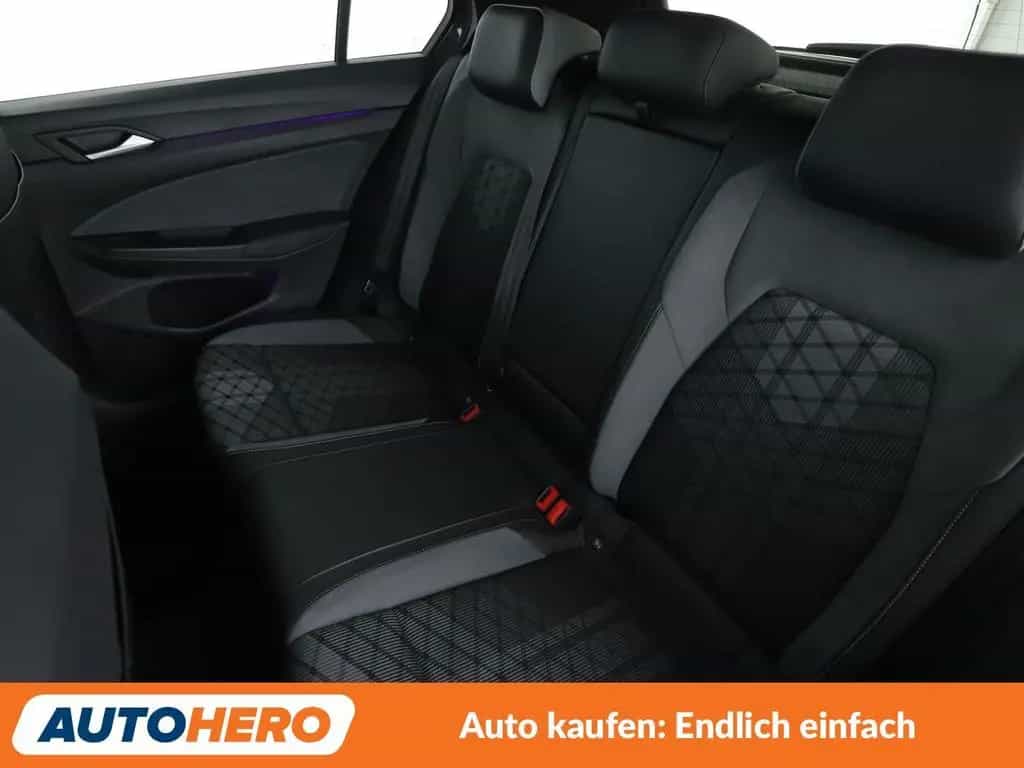 Volkswagen Golf VIII 1.5 TSI ACT R-Line*LED*VC*NAVI*LIMITER 09/2020-photo-13