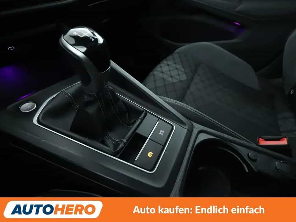 Volkswagen Golf VIII 1.5 TSI ACT R-Line*LED*VC*NAVI*LIMITER 09/2020-photo-25