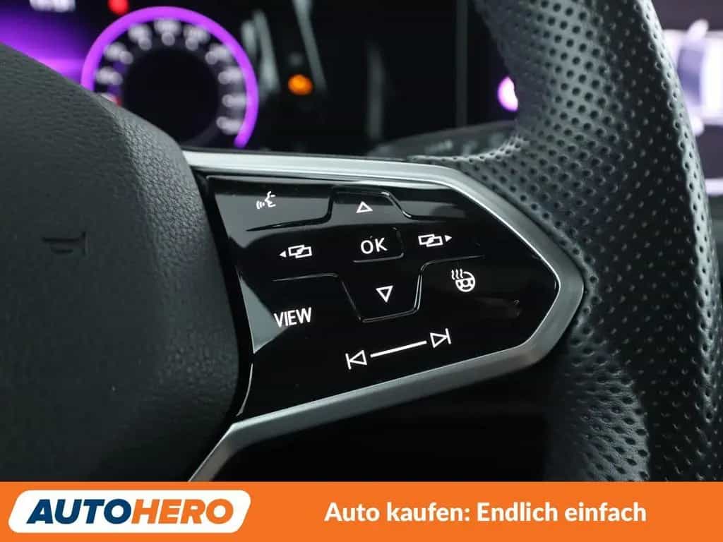 Volkswagen Golf VIII 1.5 TSI ACT R-Line*LED*VC*NAVI*LIMITER 09/2020-photo-29