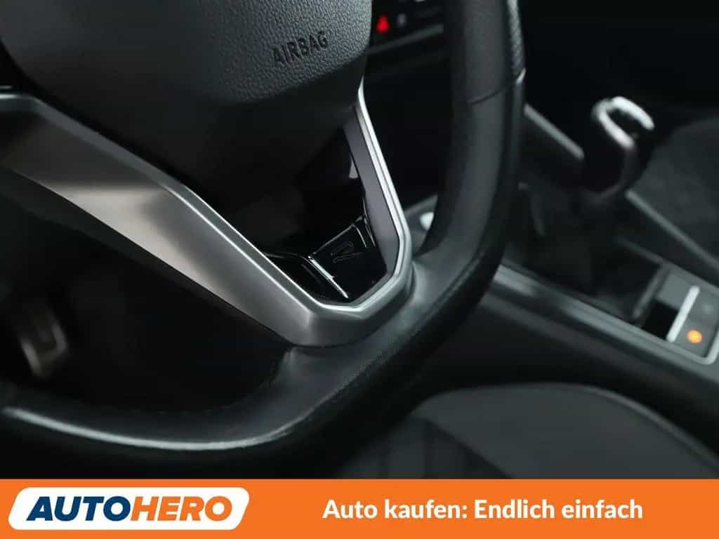 Volkswagen Golf VIII 1.5 TSI ACT R-Line*LED*VC*NAVI*LIMITER 09/2020-photo-37
