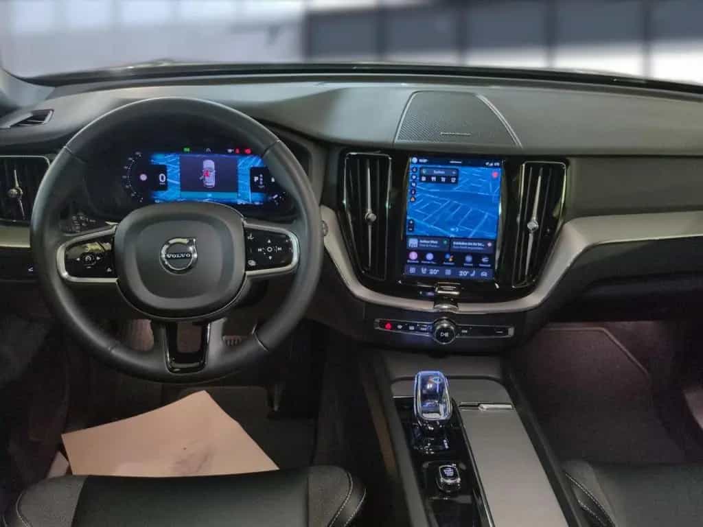 Volvo XC 60 Plus Dark 2WD 12/2023-photo-18