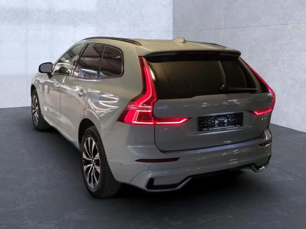 Volvo XC 60 Plus Dark 2WD 12/2023-photo-3