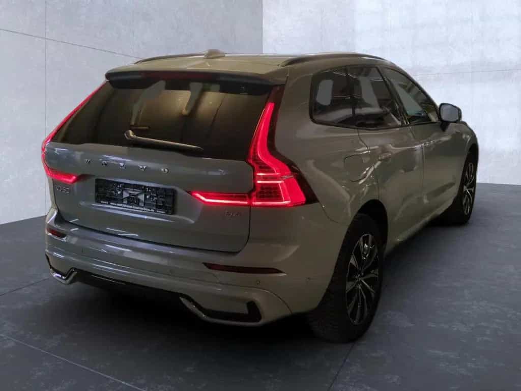 Volvo XC 60 Plus Dark 2WD 12/2023-photo-4