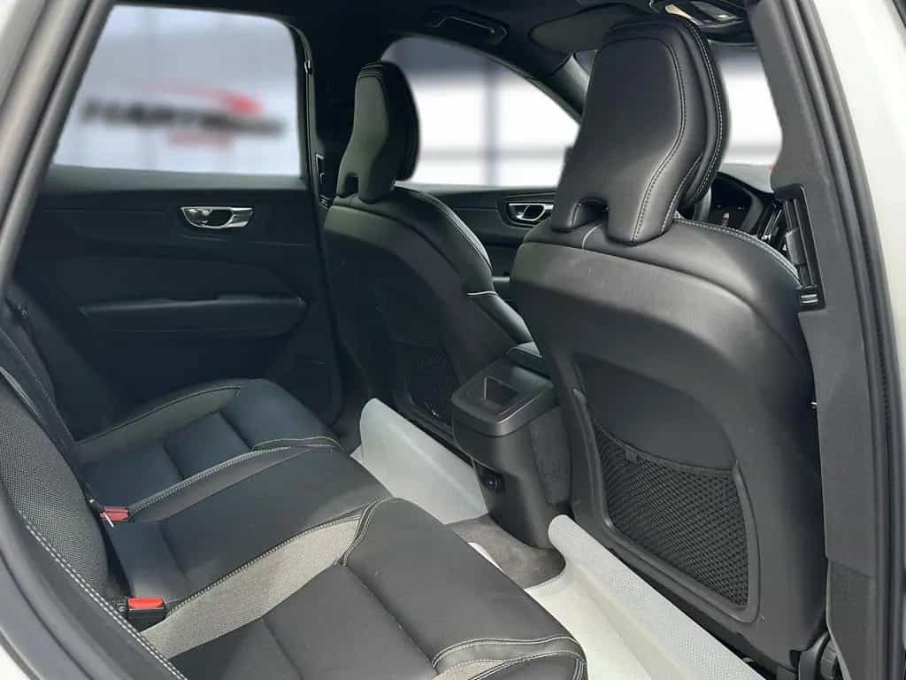 Volvo XC 60 R Design 2WD Bluetooth Navi LED Klima 03/2022-photo-17