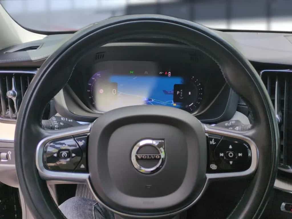 Volvo XC60 B4 (Benzin) Inscription 2WD Automatik Navi 11/2021-photo-11