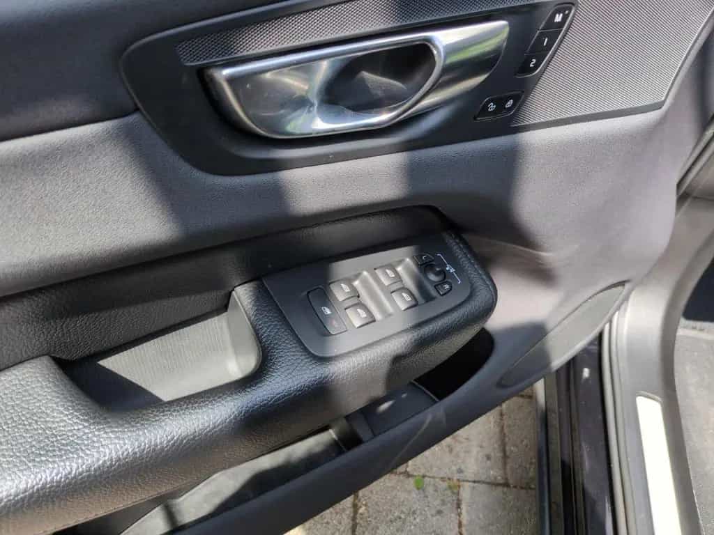 Volvo XC60 B4 (Benzin) Inscription 2WD Automatik Navi 11/2021-photo-8