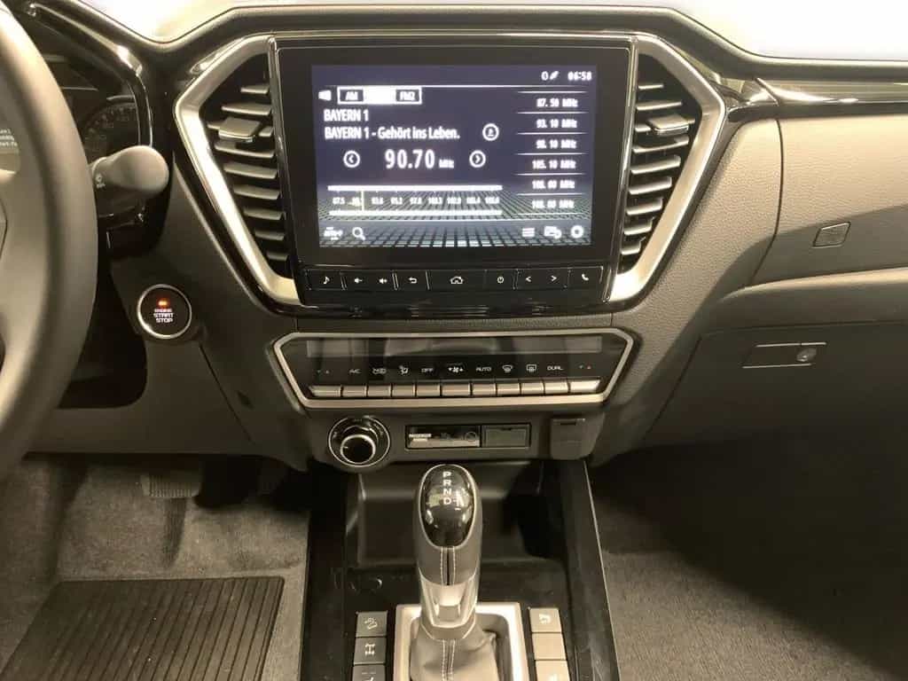 Isuzu D-Max Double Cab 4WD  LED RFK Leder V-Cross 06/2025-photo-13