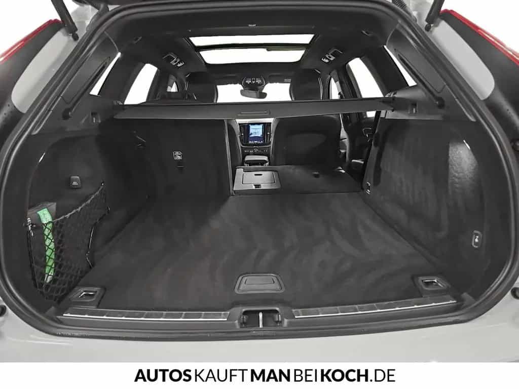 Volvo XC60 B4 D R-Design H&K LED PDC AHK DAB+ KESSY 02/2022-photo-16