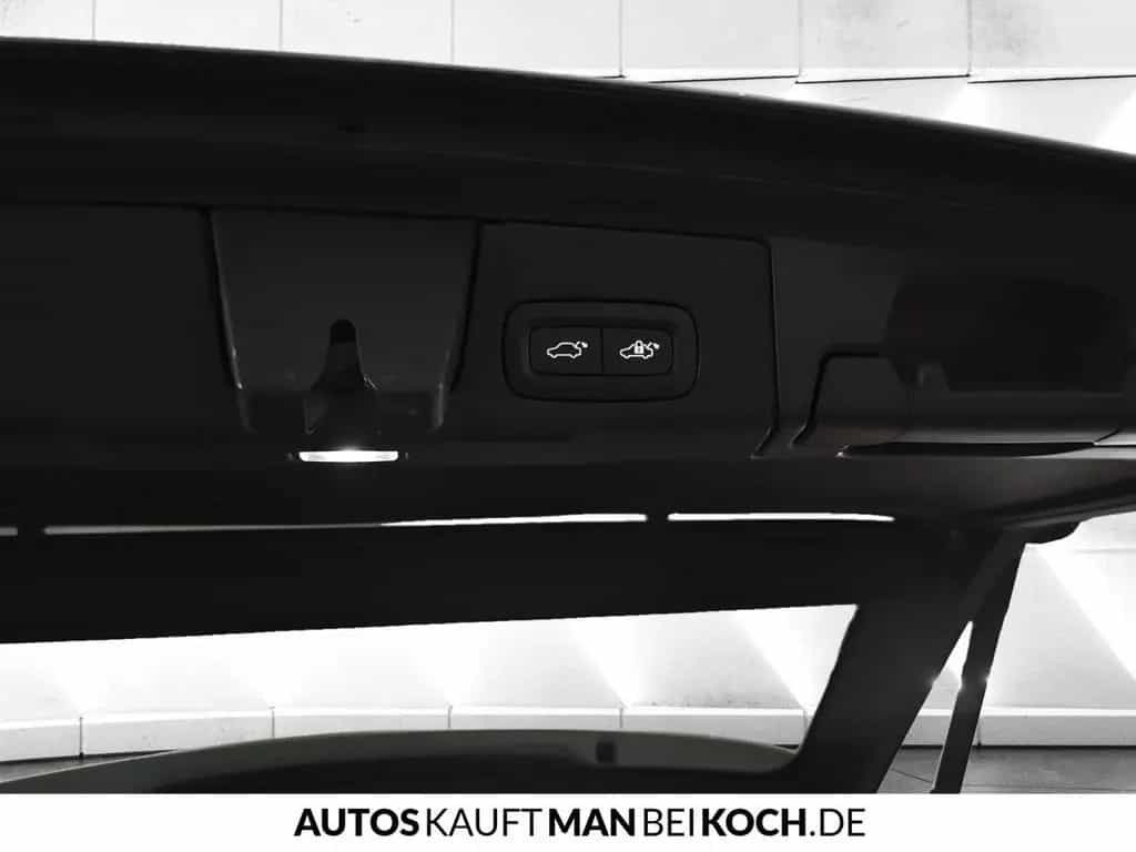 Volvo XC60 B4 D R-Design H&K LED PDC AHK DAB+ KESSY 02/2022-photo-17