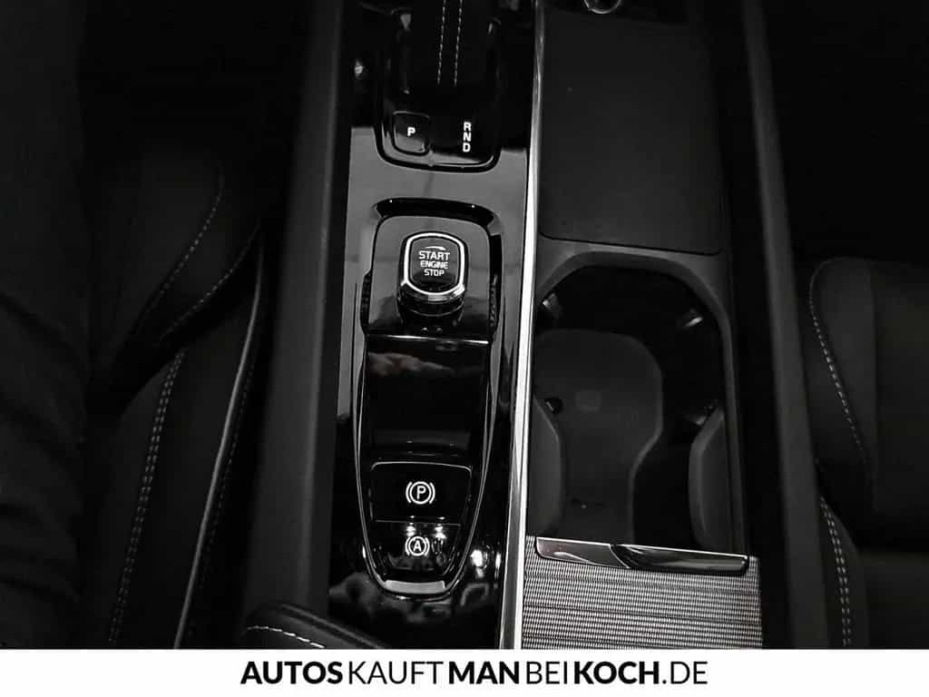 Volvo XC60 B4 D R-Design H&K LED PDC AHK DAB+ KESSY 02/2022-photo-33