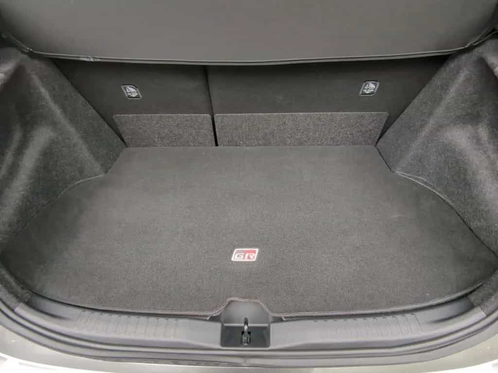 Toyota Yaris GR 1.6 Allrad LED+APP+ACC+SHZ+RFK+DAB 12/2024-photo-13