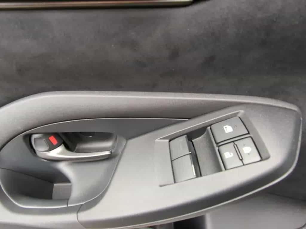 Toyota Yaris GR 1.6 Allrad LED+APP+ACC+SHZ+RFK+DAB 12/2024-photo-14