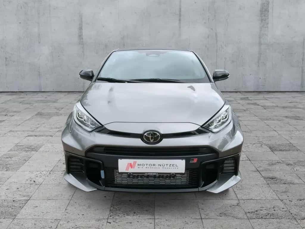 Toyota Yaris GR 1.6 Allrad LED+APP+ACC+SHZ+RFK+DAB 12/2024-photo-2