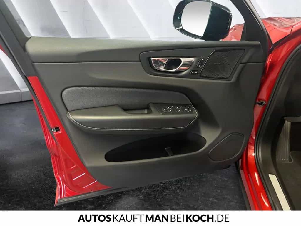 Volvo XC60 B4D AWD R-Design 360 HK ACC BLIS AHK 07/2019-photo-13