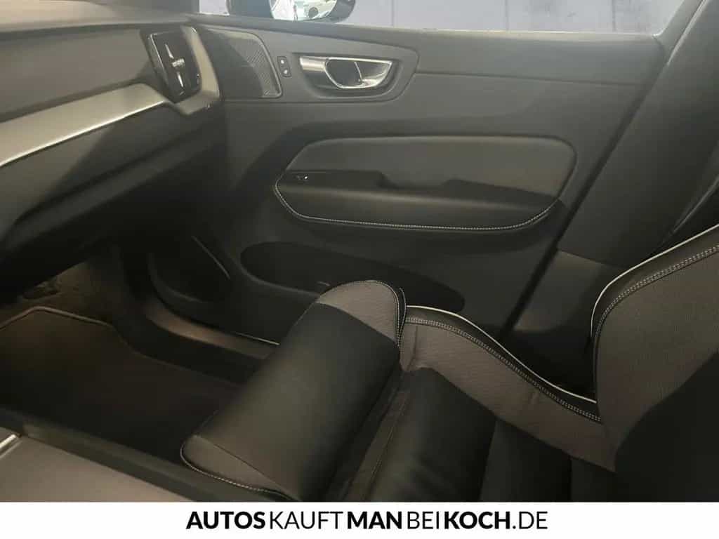 Volvo XC60 B4D AWD R-Design 360 HK ACC BLIS AHK 07/2019-photo-26