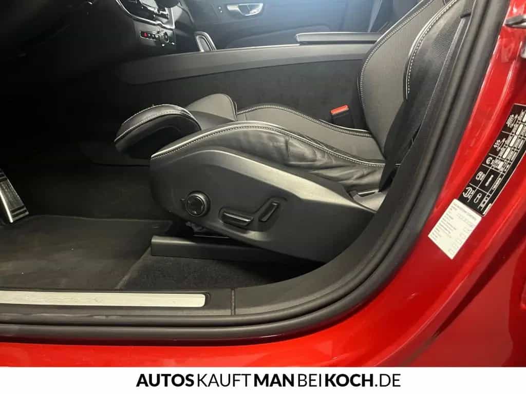 Volvo XC60 B4D AWD R-Design 360 HK ACC BLIS AHK 07/2019-photo-29