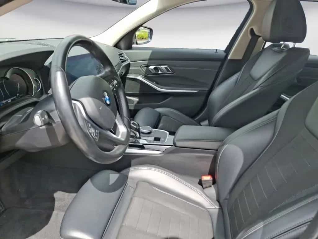 BMW 318 d Sport Line *Business*Navi*elGlasdach*Sports 06/2019-photo-1