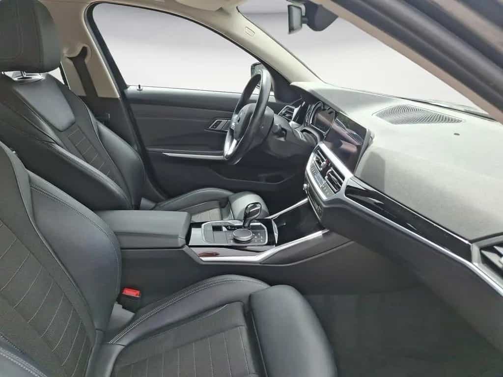 BMW 318 d Sport Line *Business*Navi*elGlasdach*Sports 06/2019-photo-2