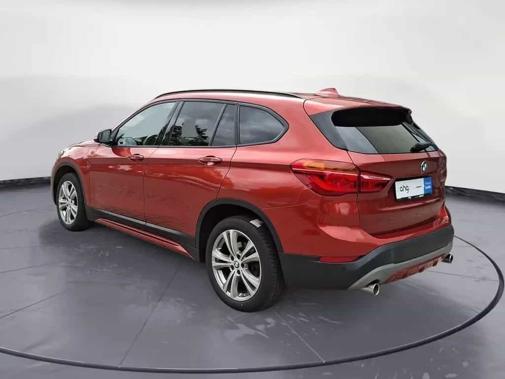BMW X1 sDrive20iA Sport Line Sportsitze Navi LED Len 02/2019-photo-3