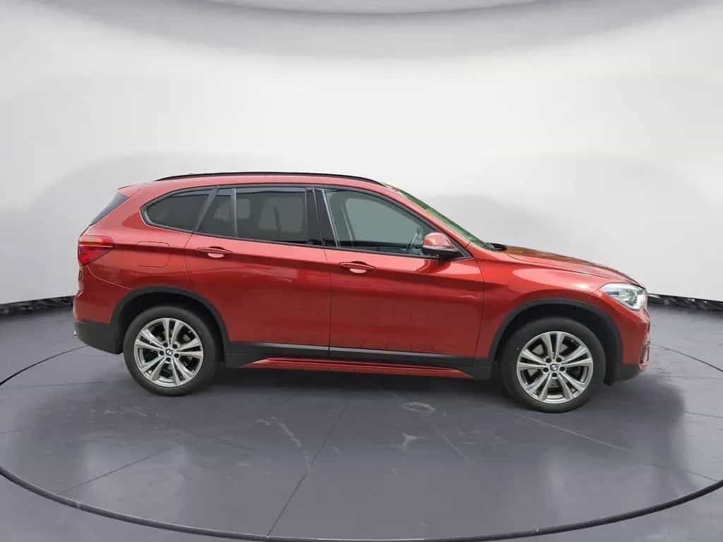 BMW X1 sDrive20iA Sport Line Sportsitze Navi LED Len 02/2019-photo-5