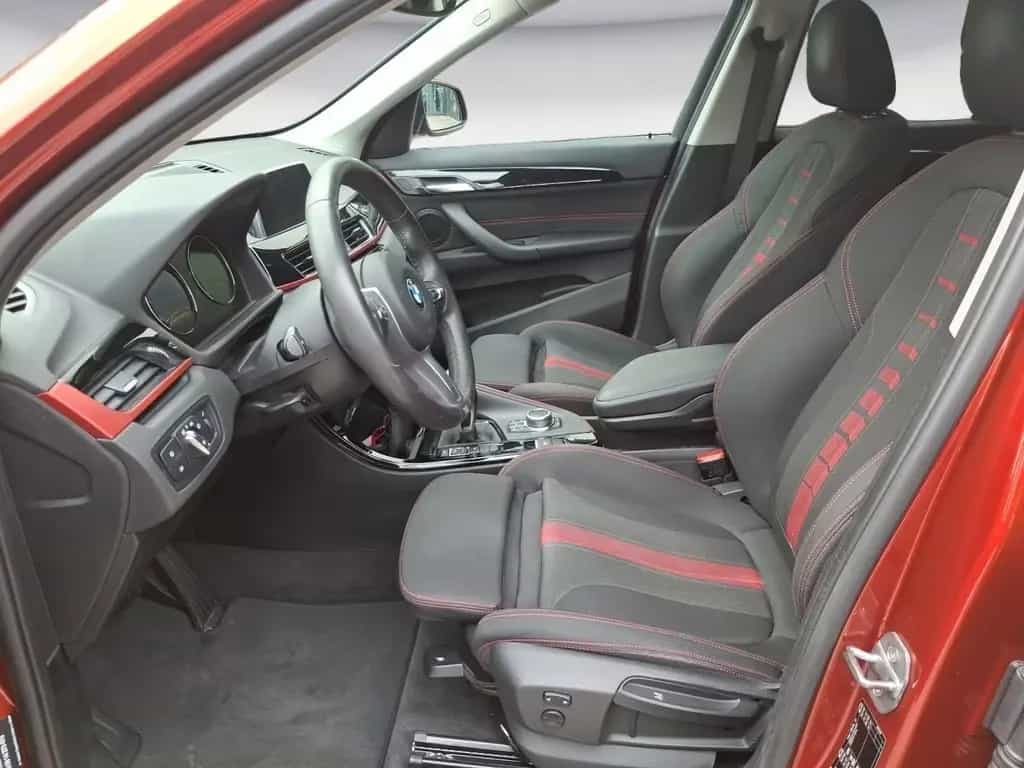 BMW X1 sDrive20iA Sport Line Sportsitze Navi LED Len 02/2019-photo-7