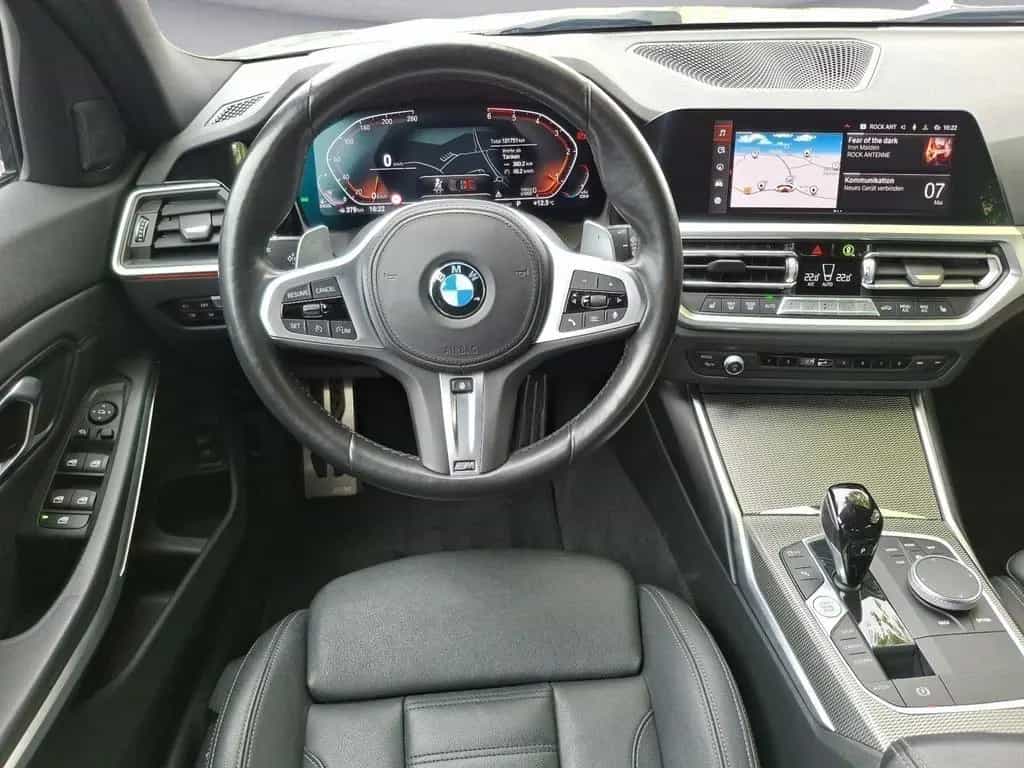 BMW 320 d xDrive Touring M Sport Laser Standheizung 04/2022-photo-10