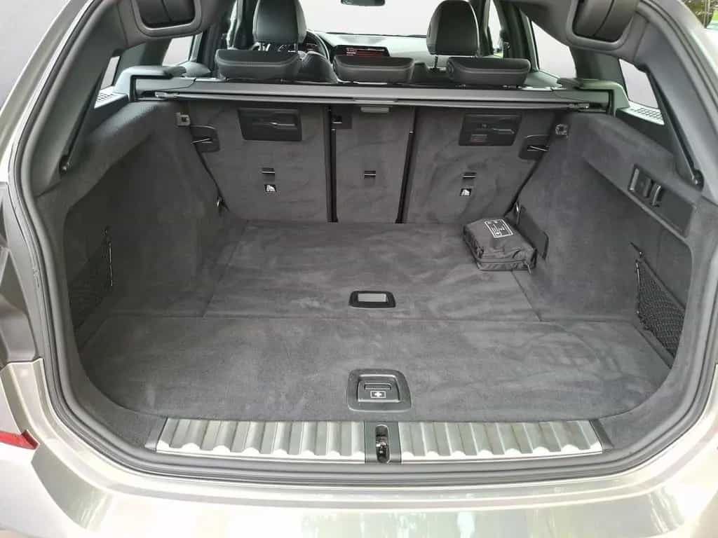 BMW 320 d xDrive Touring M Sport Laser Standheizung 04/2022-photo-14