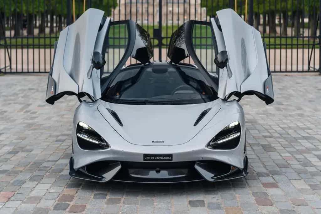 McLaren 765LT Coupe - first hand, low mileage, PPF 05/2021-photo-3