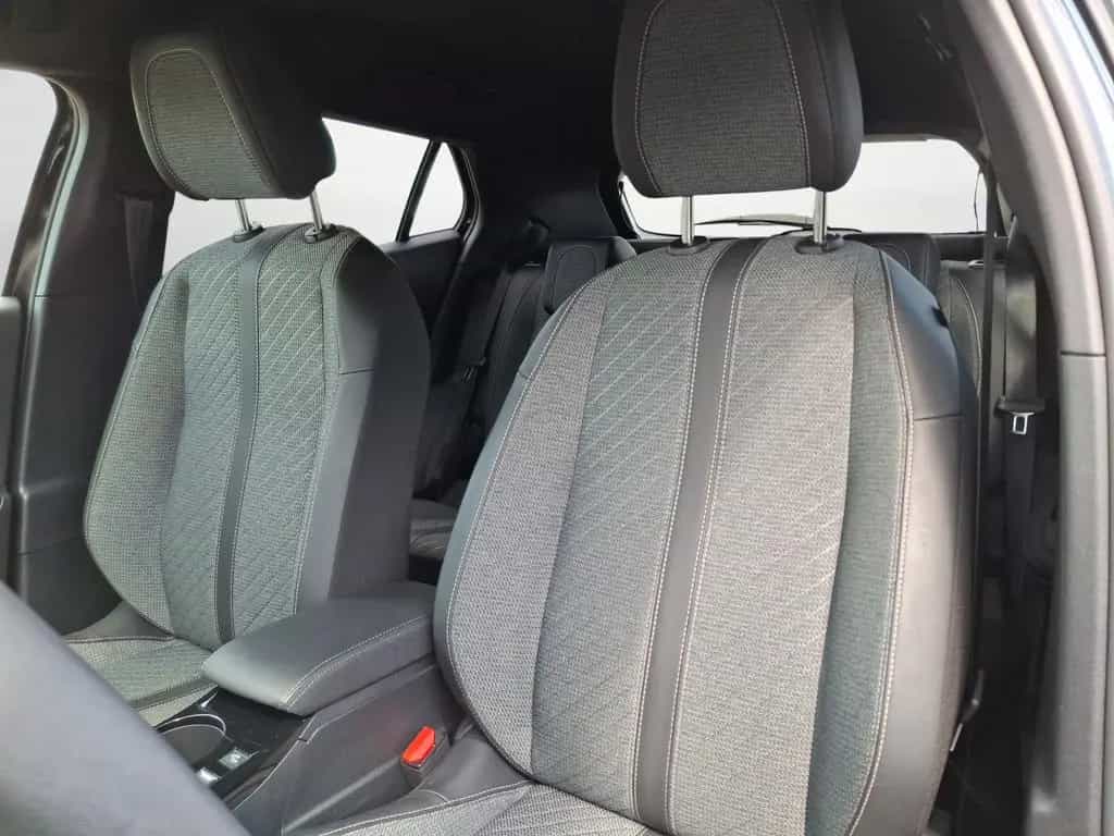 Peugeot 2008 PureTech 130 Active Bluetooth PDC Klima DPF 10/2024-photo-12
