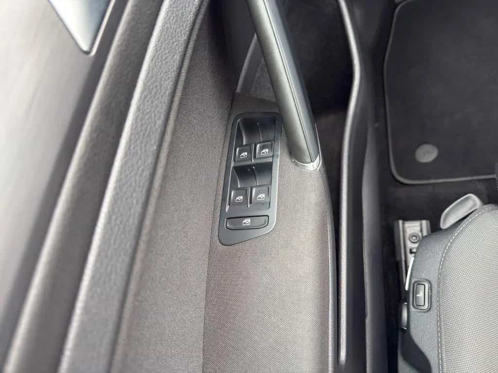 Volkswagen Golf VII Comfortline"Garantie-ACC-Alcantara"2.Hd 01/2020-photo-32