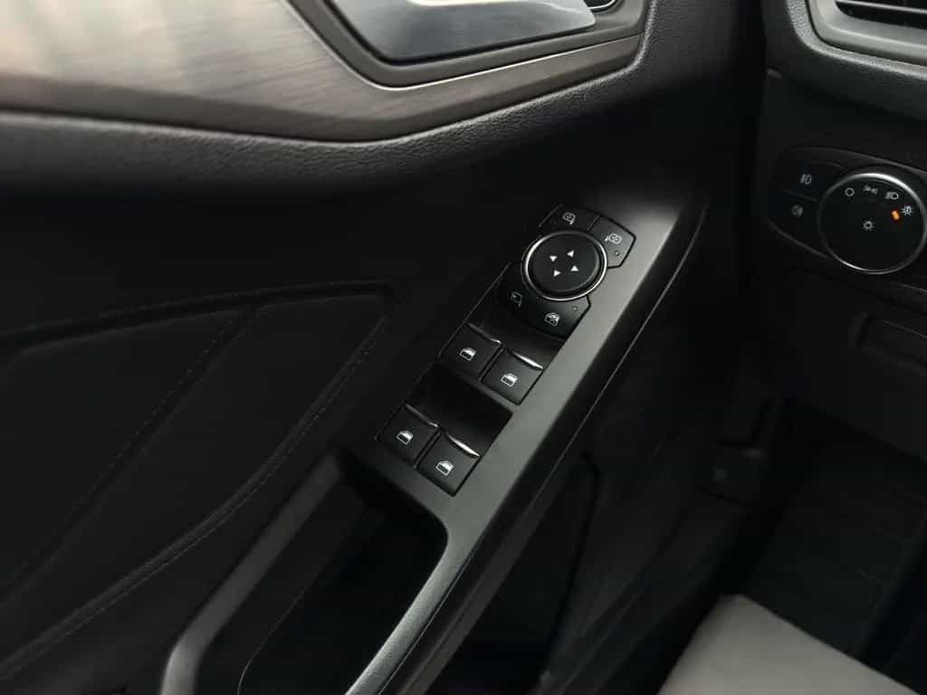Ford Focus 1.5 Titanium"Garantie-ServiceNEU"2.Hand 04/2019-photo-39