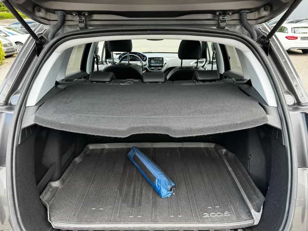 Peugeot 2008 Allure 1.Hand *nur 38000 Km *Navi *Kamera 05/2019-photo-13
